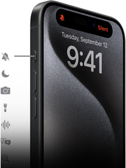 iPhone 15 Pro se zobrazenými devíti různými možnostmi nastavení tlačítka Akce